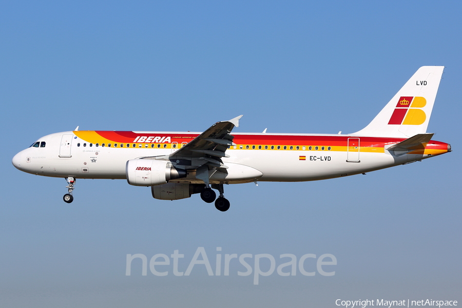 Iberia Airbus A320-216 (EC-LVD) | Photo 142924