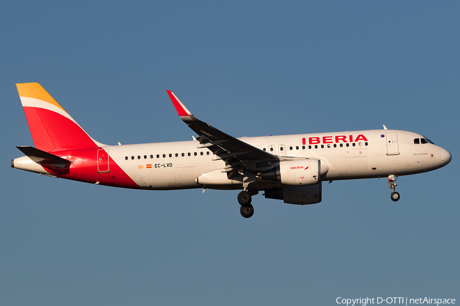 Iberia Airbus A320-216 (EC-LVD) | Photo 142266