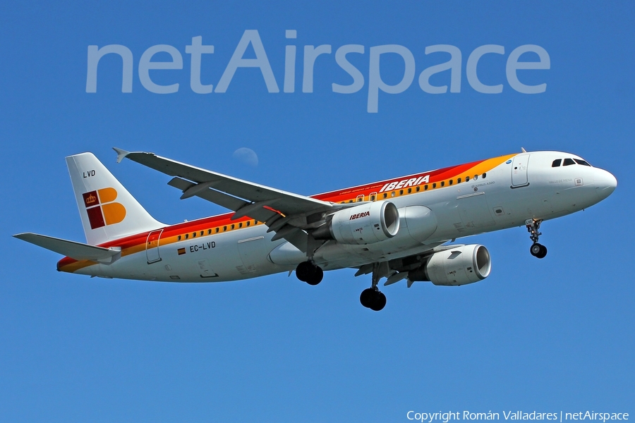 Iberia Airbus A320-216 (EC-LVD) | Photo 340740