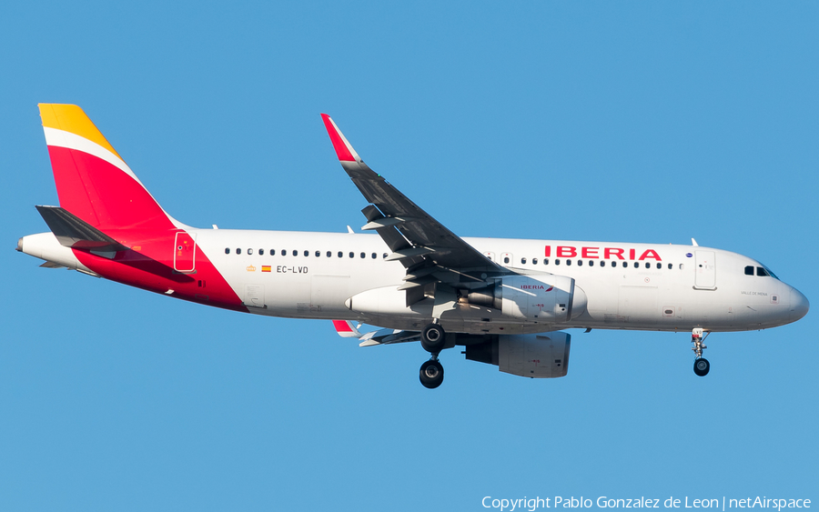 Iberia Airbus A320-216 (EC-LVD) | Photo 339271