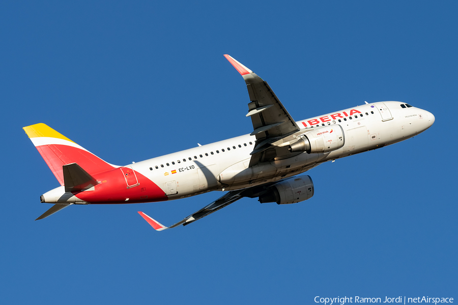 Iberia Airbus A320-216 (EC-LVD) | Photo 533304