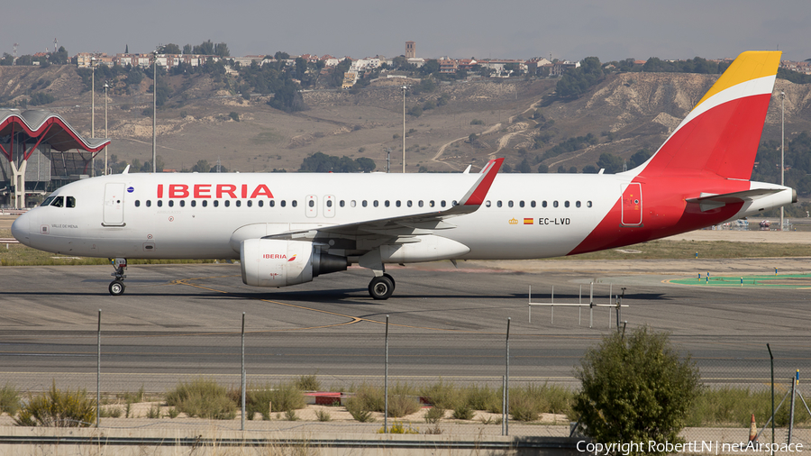 Iberia Airbus A320-216 (EC-LVD) | Photo 590010