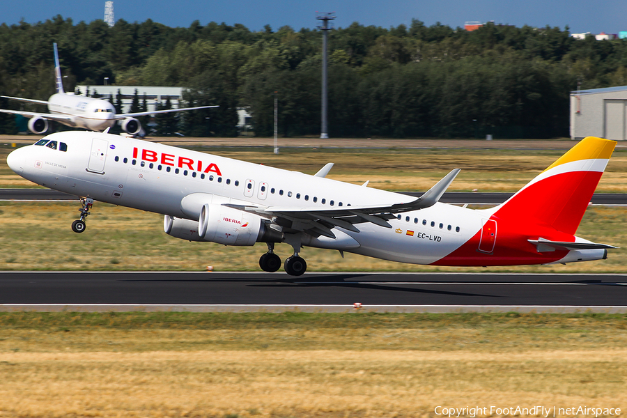 Iberia Airbus A320-216 (EC-LVD) | Photo 152896