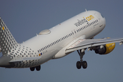 Vueling Airbus A320-214 (EC-LVO) at  Alicante - El Altet, Spain