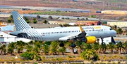 Vueling Airbus A320-214 (EC-LVO) at  Gran Canaria, Spain