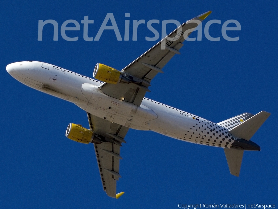 Vueling Airbus A320-214 (EC-LVO) | Photo 337669