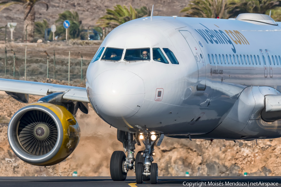 Vueling Airbus A320-214 (EC-LVP) | Photo 218433