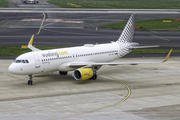 Vueling Airbus A320-214 (EC-LVP) at  Dusseldorf - International, Germany