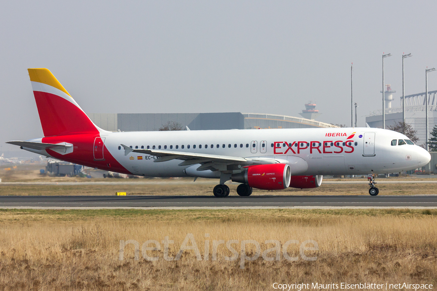 Iberia Express Airbus A320-216 (EC-LVQ) | Photo 45050