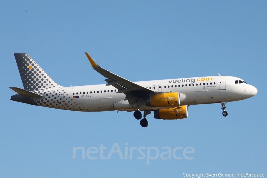 Vueling Airbus A320-232 (EC-LVS) | Photo 106155