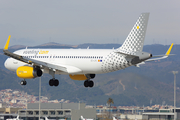 Vueling Airbus A320-232 (EC-LVS) at  Barcelona - El Prat, Spain