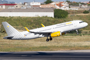 Vueling Airbus A320-232 (EC-LVS) at  Lisbon - Portela, Portugal