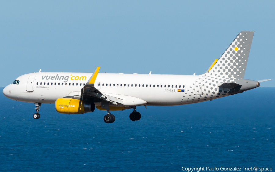 Vueling Airbus A320-232 (EC-LVS) | Photo 334201