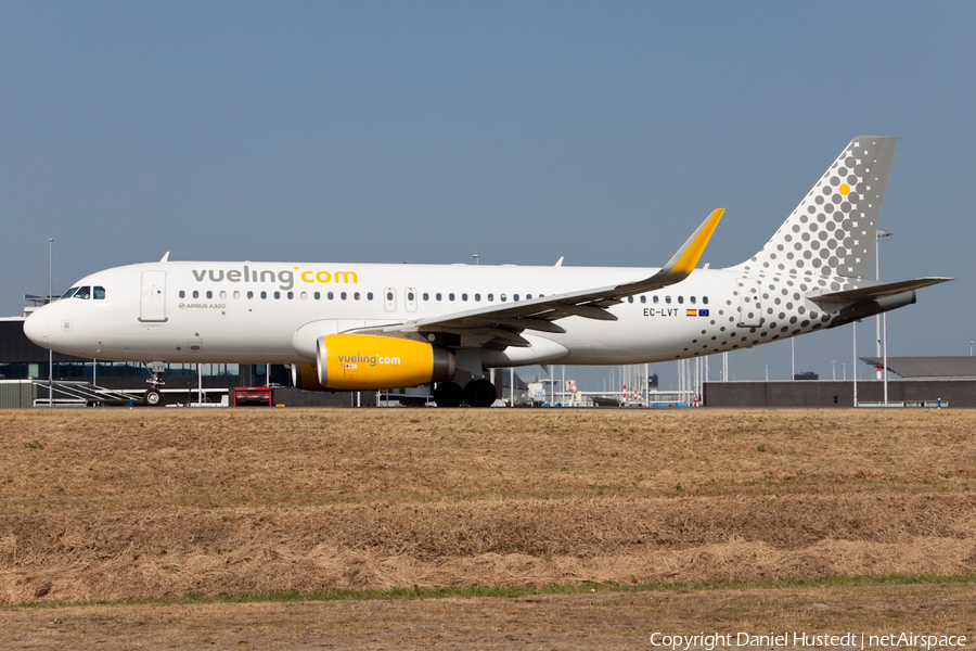Vueling Airbus A320-232 (EC-LVT) | Photo 614065