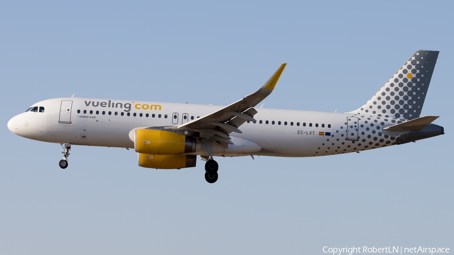Vueling Airbus A320-232 (EC-LVT) | Photo 595457