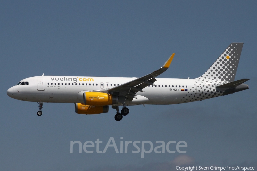 Vueling Airbus A320-232 (EC-LVT) | Photo 27860
