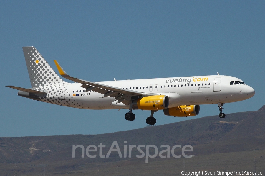 Vueling Airbus A320-232 (EC-LVT) | Photo 155452