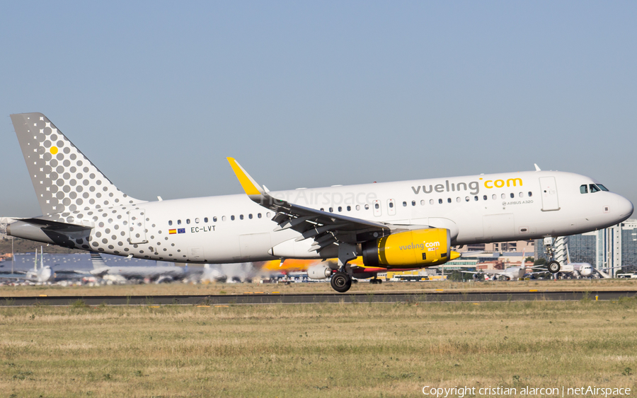 Vueling Airbus A320-232 (EC-LVT) | Photo 186651