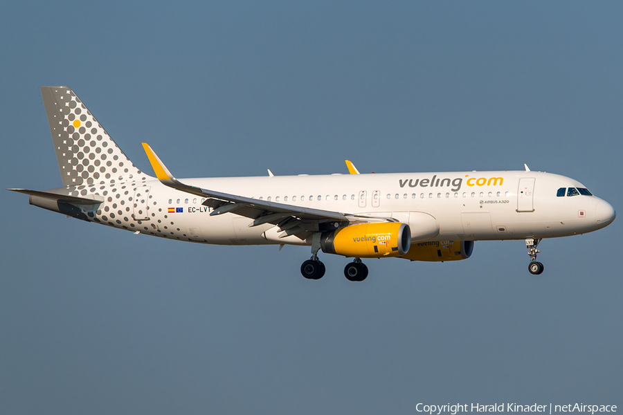 Vueling Airbus A320-232 (EC-LVT) | Photo 292914