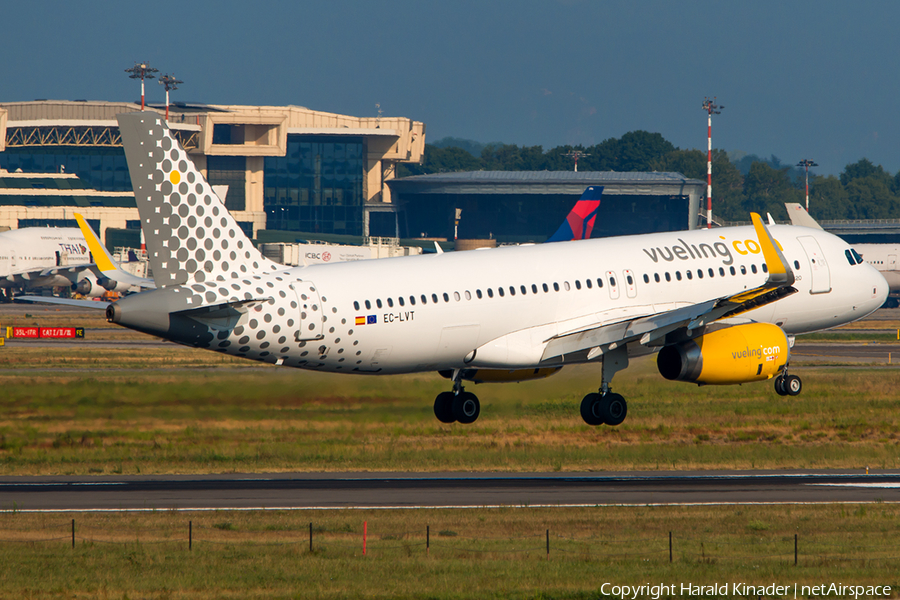Vueling Airbus A320-232 (EC-LVT) | Photo 292915