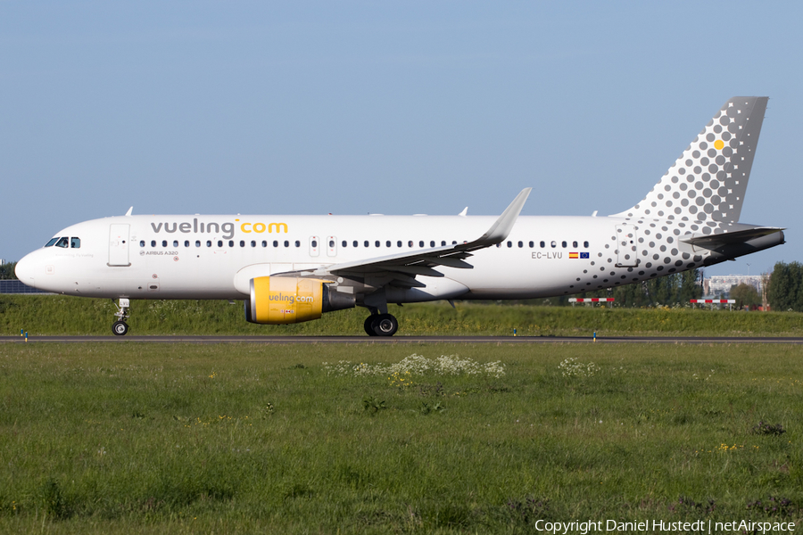 Vueling Airbus A320-214 (EC-LVU) | Photo 527412
