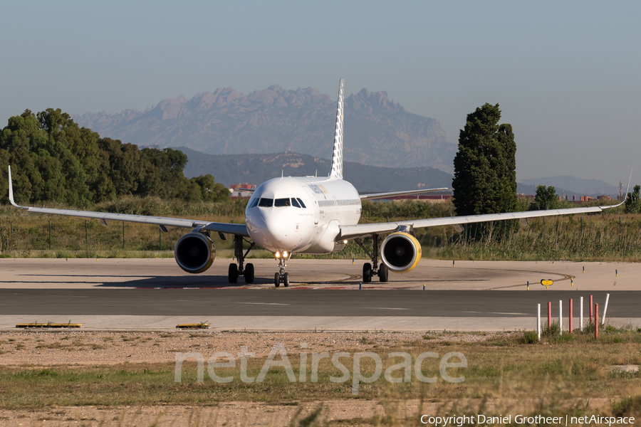 Vueling Airbus A320-214 (EC-LVU) | Photo 255749