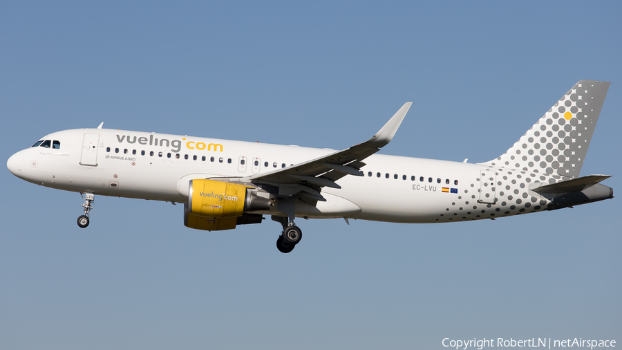 Vueling Airbus A320-214 (EC-LVU) | Photo 608338