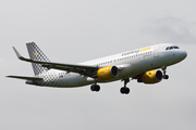 Vueling Airbus A320-214 (EC-LVU) at  London - Heathrow, United Kingdom