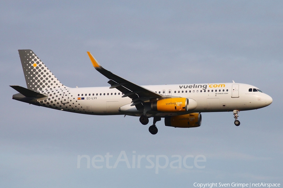 Vueling Airbus A320-232 (EC-LVV) | Photo 51394