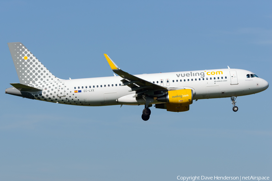 Vueling Airbus A320-214 (EC-LVX) | Photo 450215