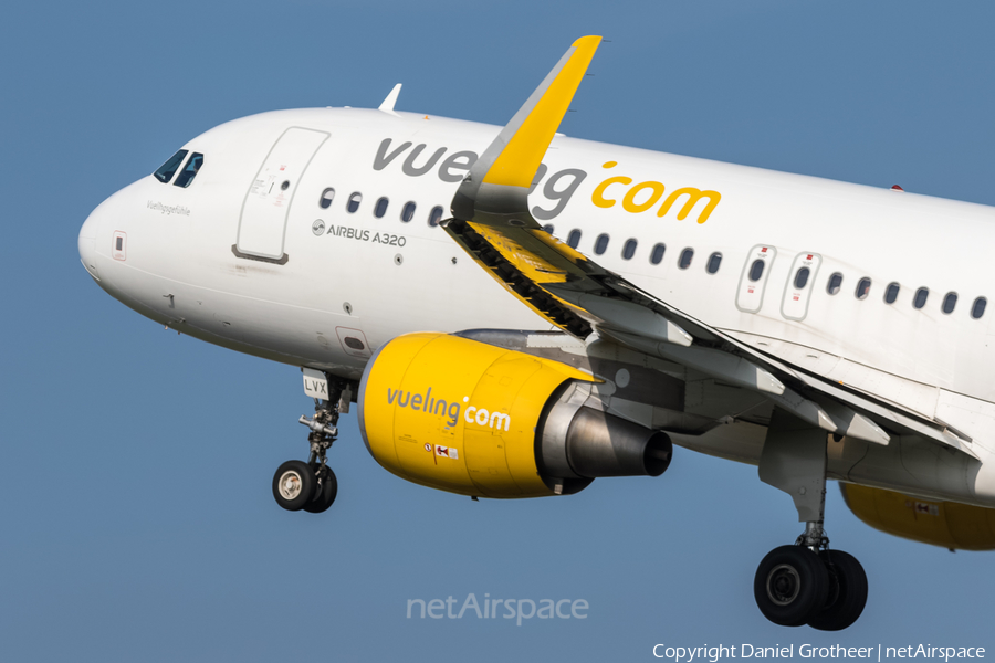Vueling Airbus A320-214 (EC-LVX) | Photo 91085
