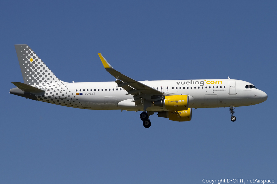 Vueling Airbus A320-214 (EC-LVX) | Photo 412786