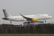 Vueling Airbus A320-214 (EC-LVX) at  Hamburg - Fuhlsbuettel (Helmut Schmidt), Germany