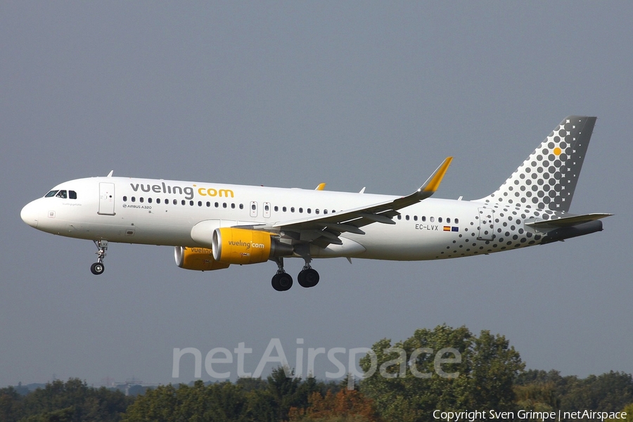 Vueling Airbus A320-214 (EC-LVX) | Photo 32529