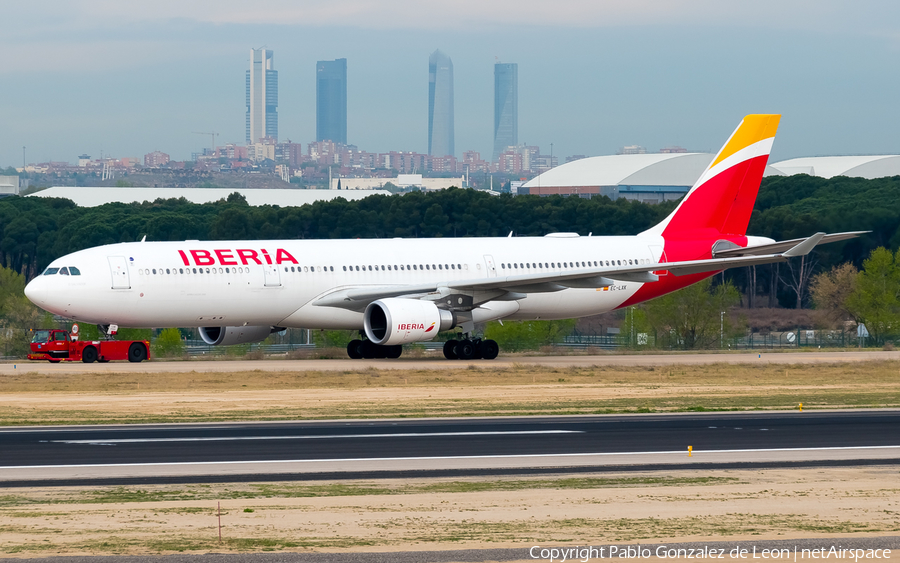 Iberia Airbus A330-302 (EC-LXK) | Photo 339401