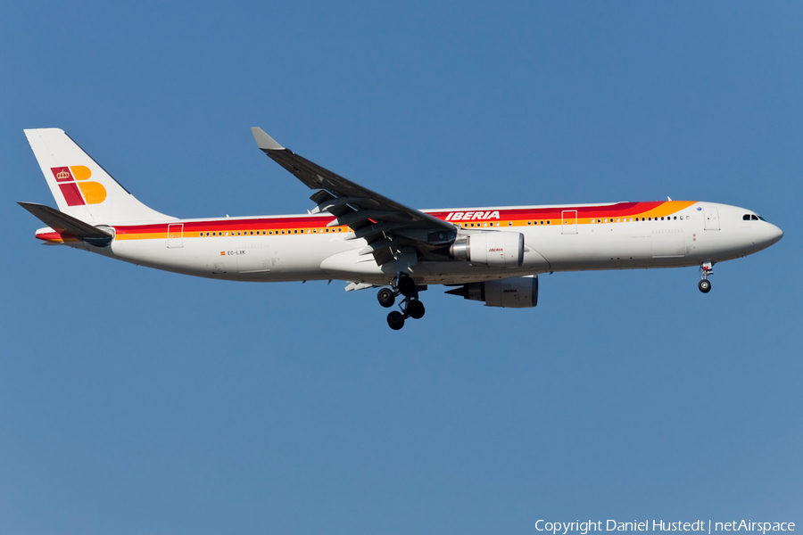 Iberia Airbus A330-302 (EC-LXK) | Photo 632593