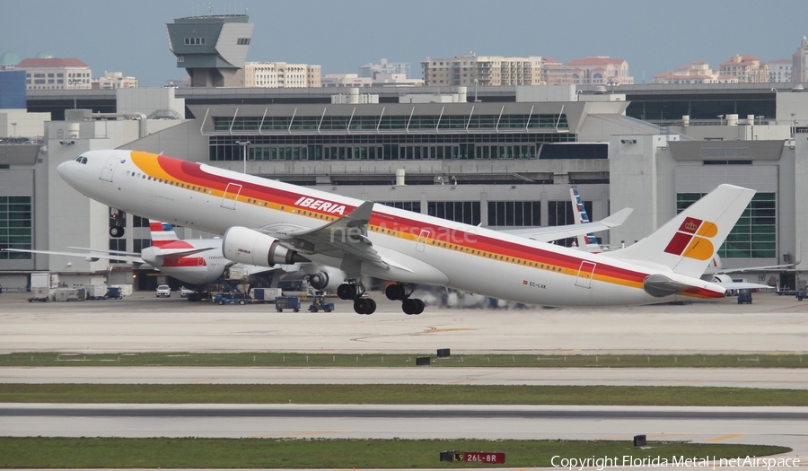 Iberia Airbus A330-302 (EC-LXK) | Photo 577178