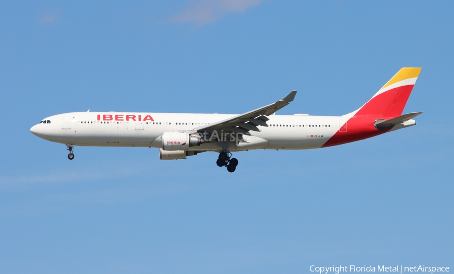 Iberia Airbus A330-302 (EC-LXK) | Photo 577179
