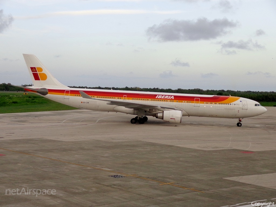 Iberia Airbus A330-302 (EC-LXK) | Photo 107066