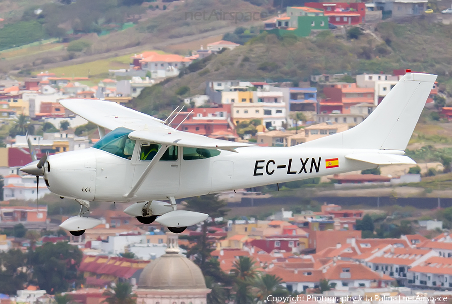 (Private) Cessna 182J Skylane (EC-LXN) | Photo 529843