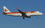 Iberia Airbus A320-216 (EC-LXQ) at  Hamburg - Fuhlsbuettel (Helmut Schmidt), Germany