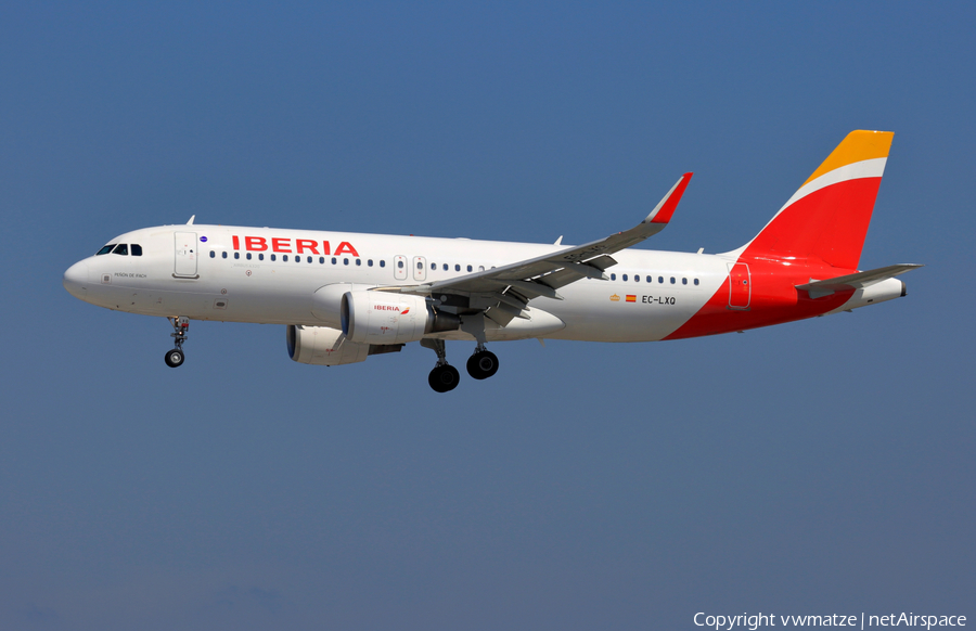 Iberia Airbus A320-216 (EC-LXQ) | Photo 245927