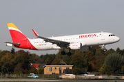 Iberia Airbus A320-216 (EC-LXQ) at  Hamburg - Fuhlsbuettel (Helmut Schmidt), Germany