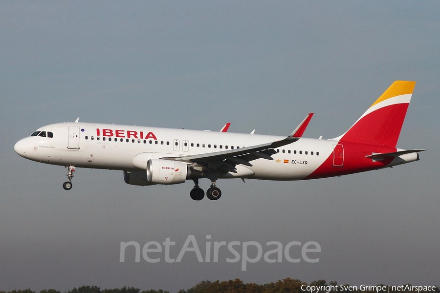Iberia Airbus A320-216 (EC-LXQ) | Photo 356504