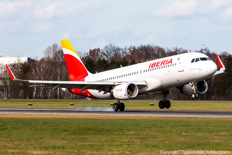 Iberia Airbus A320-216 (EC-LXQ) | Photo 377382