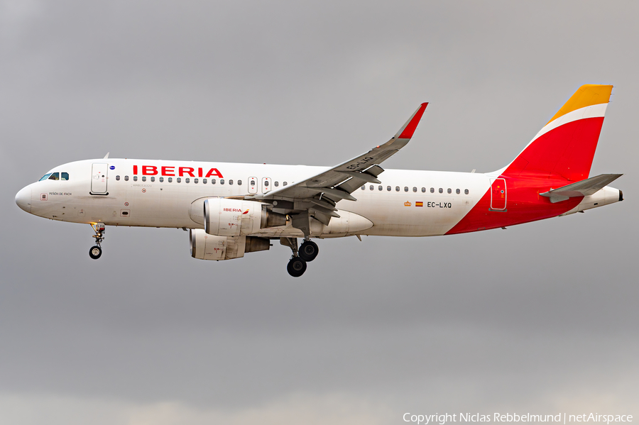 Iberia Airbus A320-216 (EC-LXQ) | Photo 489724