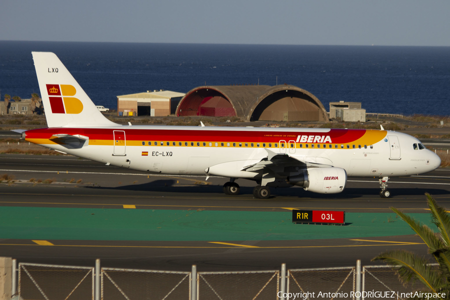 Iberia Airbus A320-216 (EC-LXQ) | Photo 571077