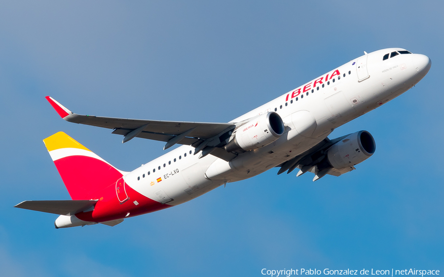 Iberia Airbus A320-216 (EC-LXQ) | Photo 352566