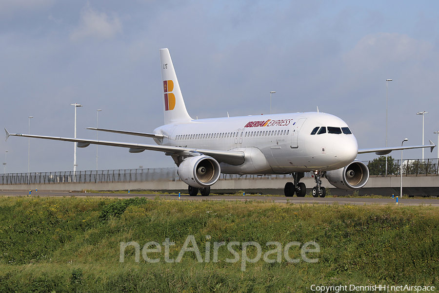 Iberia Express Airbus A320-216 (EC-LYE) | Photo 386733