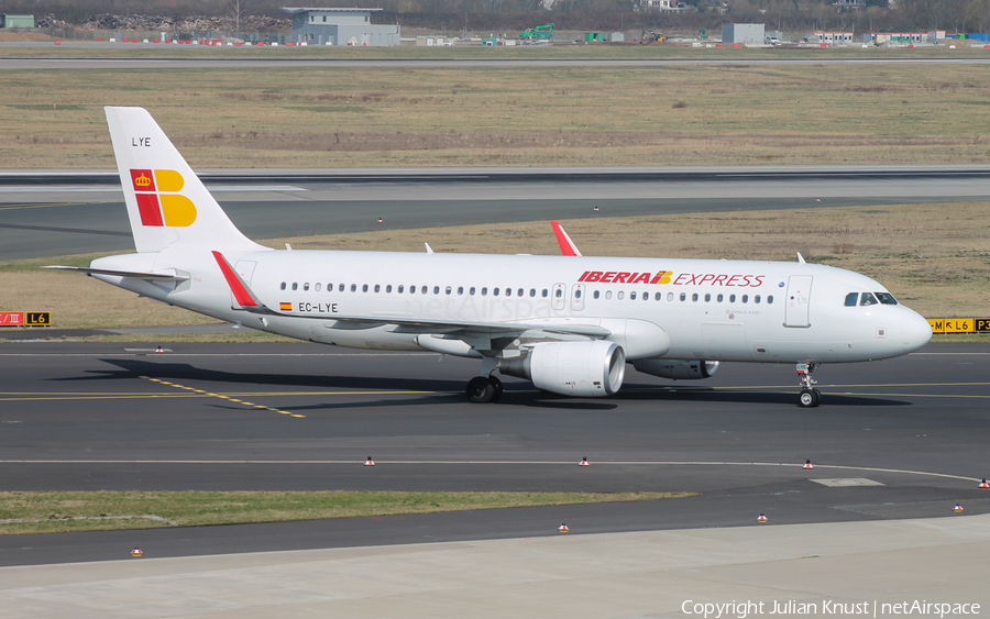 Iberia Express Airbus A320-216 (EC-LYE) | Photo 71278